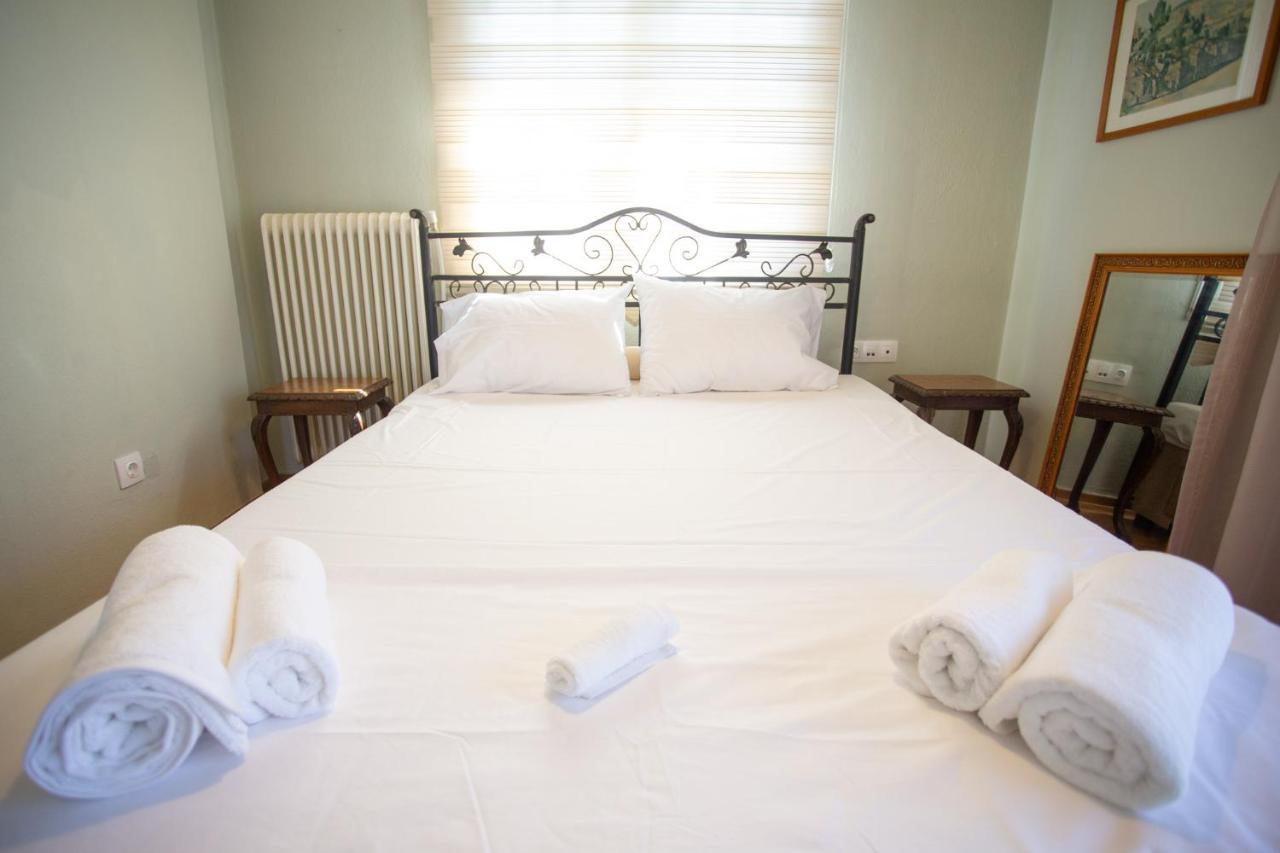 Τraditional Fully Detached Villa On A Luxurious Hillock Of Thessaloniki With Its Own Garden Also For Family & Wedding Gatherings For 10 To 25 People Only 15 Minutes From Airport Экстерьер фото