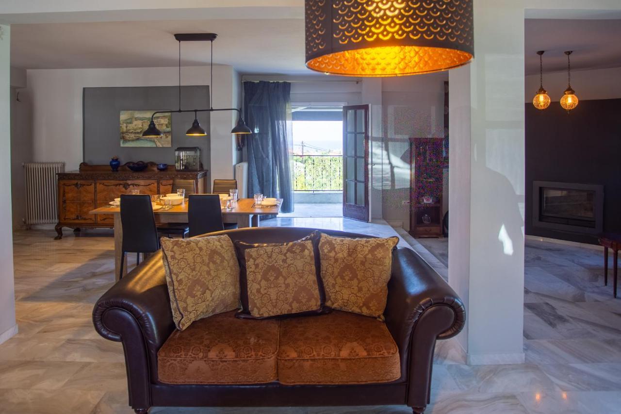 Τraditional Fully Detached Villa On A Luxurious Hillock Of Thessaloniki With Its Own Garden Also For Family & Wedding Gatherings For 10 To 25 People Only 15 Minutes From Airport Экстерьер фото
