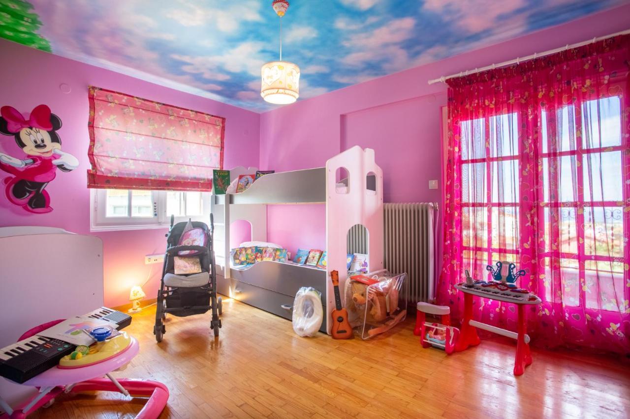 Τraditional Fully Detached Villa On A Luxurious Hillock Of Thessaloniki With Its Own Garden Also For Family & Wedding Gatherings For 10 To 25 People Only 15 Minutes From Airport Экстерьер фото