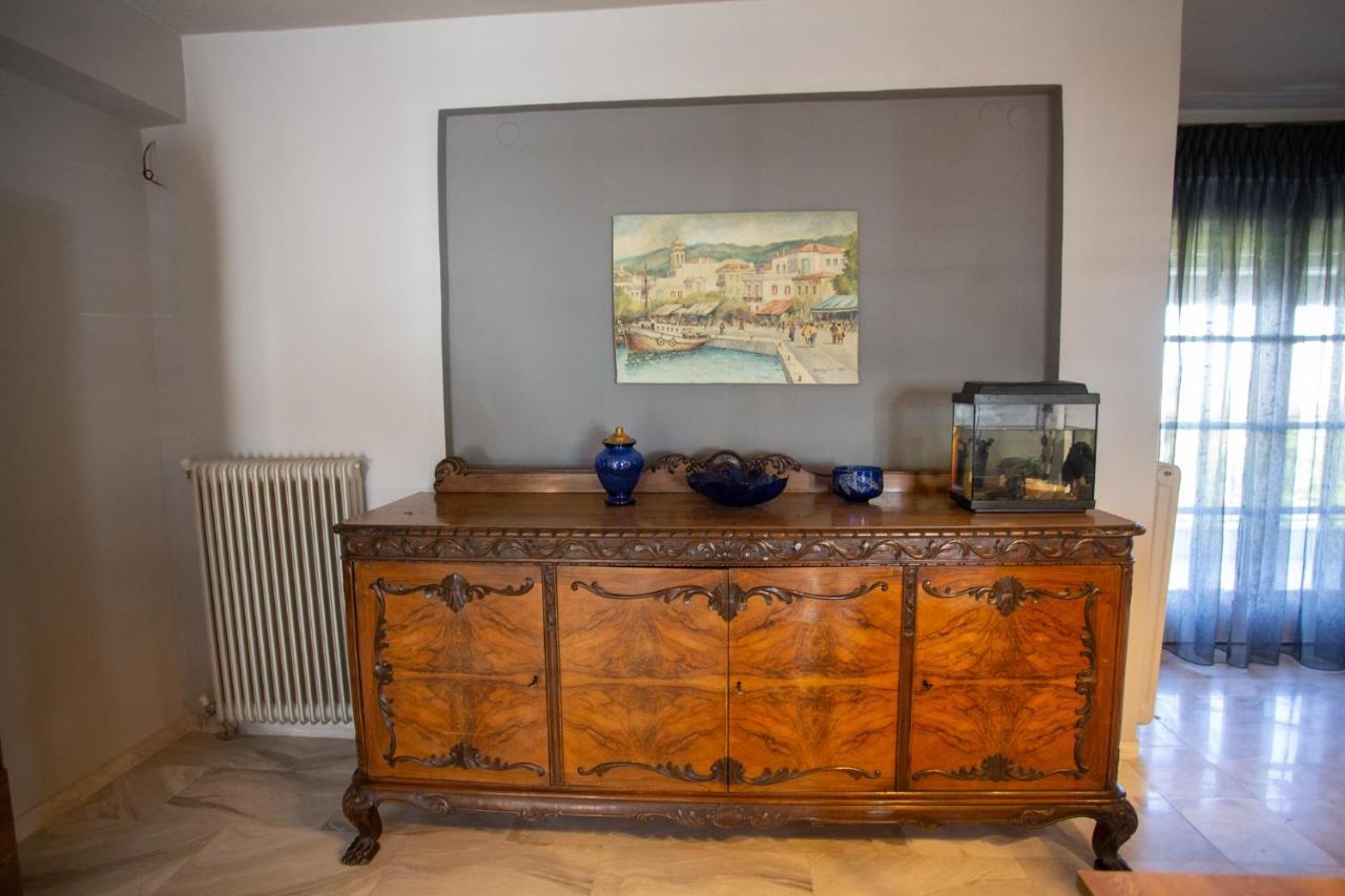Τraditional Fully Detached Villa On A Luxurious Hillock Of Thessaloniki With Its Own Garden Also For Family & Wedding Gatherings For 10 To 25 People Only 15 Minutes From Airport Экстерьер фото