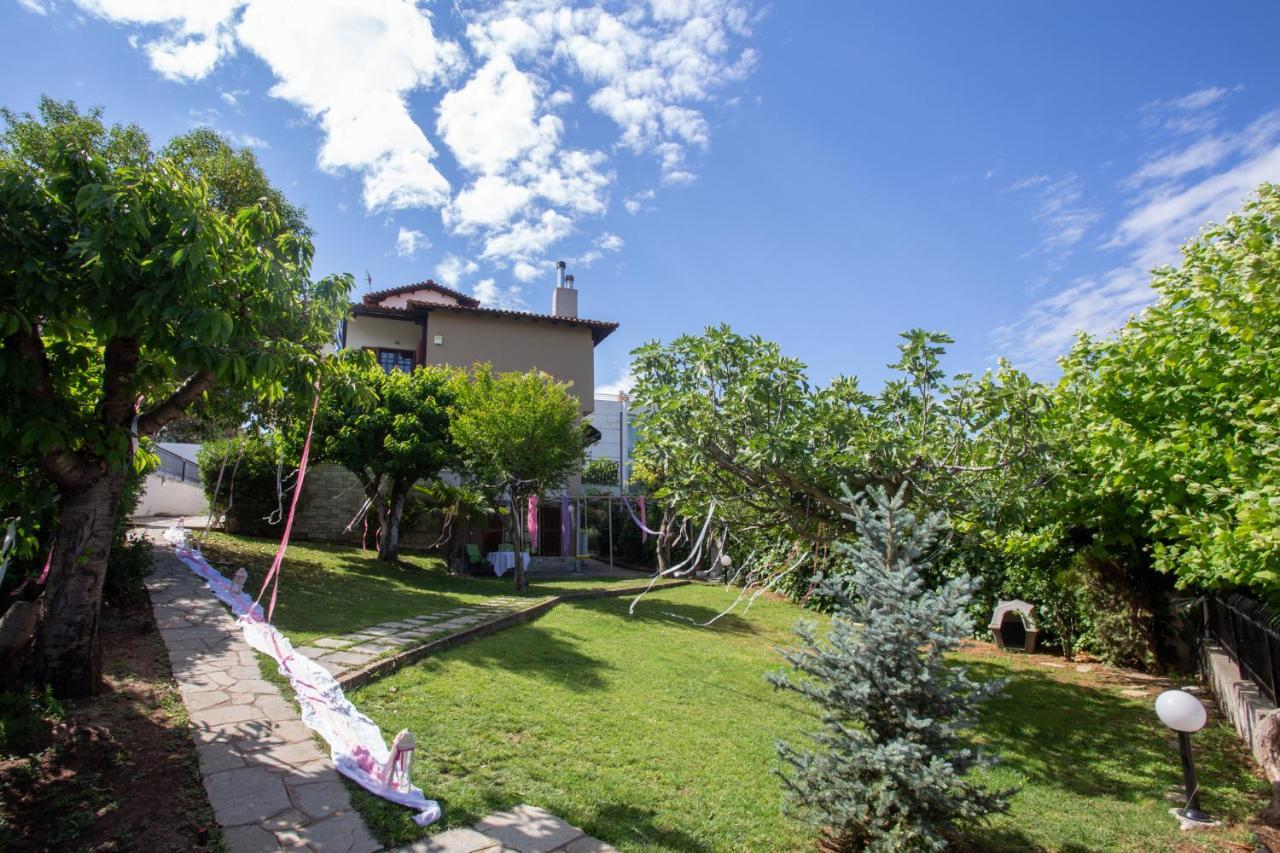 Τraditional Fully Detached Villa On A Luxurious Hillock Of Thessaloniki With Its Own Garden Also For Family & Wedding Gatherings For 10 To 25 People Only 15 Minutes From Airport Экстерьер фото