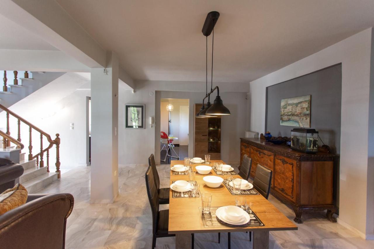 Τraditional Fully Detached Villa On A Luxurious Hillock Of Thessaloniki With Its Own Garden Also For Family & Wedding Gatherings For 10 To 25 People Only 15 Minutes From Airport Экстерьер фото