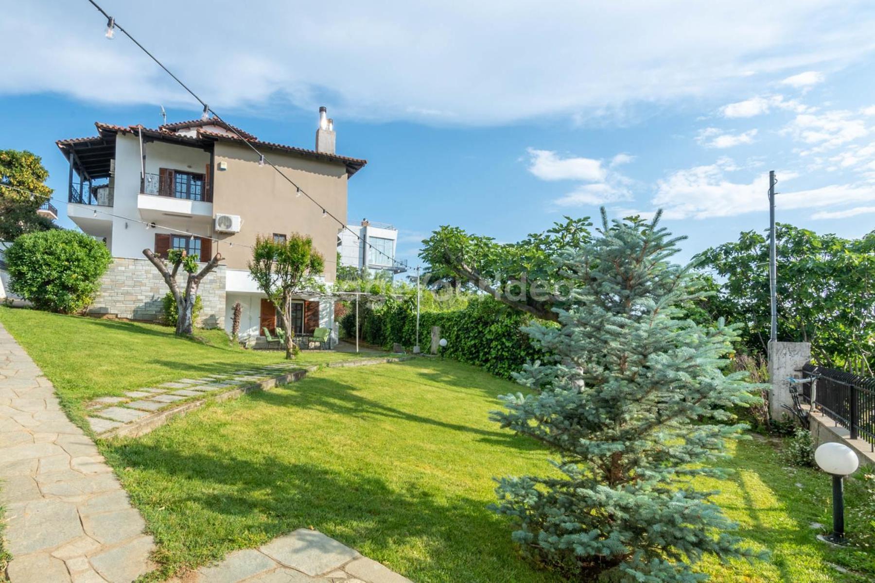 Τraditional Fully Detached Villa On A Luxurious Hillock Of Thessaloniki With Its Own Garden Also For Family & Wedding Gatherings For 10 To 25 People Only 15 Minutes From Airport Экстерьер фото